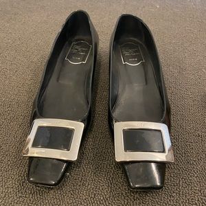 Roger Vivier Flats